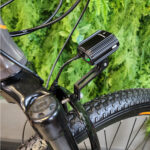 Farol E-Bike Com Bateria E Suporte Garfo 900 lumens Aluminio